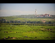 Located in northeastern Inner Mongolia, Hulunbuir Grassland is considered to be the 'most unsullied grassland' in China. Named after the Hulun and Buir lakes, the grassland features the beautiful scenery of vast grassland, forests, rivers and lakes, as well as the unique custom of the Mongolian ethnic group.[Panht/bbs.fengniao]