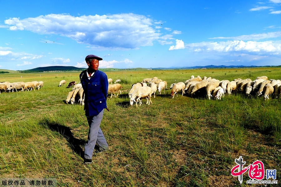 Guyuan County is located in the Bashang area, north of Hebei Province, about 300 km from Beijing. With geographic characteristics and suitable climate, it is a popular summer resort since the Liao Dynasty (907-1125).