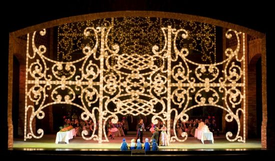 Donizetti's Opera: L'elisir d'Amore - China.org.cn