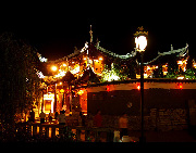 Guiyang, capital city of southwest Guizhou Province, is dubbed as China's Summer Tourist Resort City. Even in the dog days, tourists will feel the cool air as soon as they arrive in Guiyang. Travelers can play with monkeys in Qianling Mountain, enjoy Chinese tea in Jiaxiu Building, stroll around the tea town and flower market, fly a kite in Wenchang Pavilion, and have a walk along Nanming River. [Yufu/bbs.fengniao]