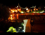 Guiyang, capital city of southwest Guizhou Province, is dubbed as China's Summer Tourist Resort City. Even in the dog days, tourists will feel the cool air as soon as they arrive in Guiyang. Travelers can play with monkeys in Qianling Mountain, enjoy Chinese tea in Jiaxiu Building, stroll around the tea town and flower market, fly a kite in Wenchang Pavilion, and have a walk along Nanming River. [Yufu/bbs.fengniao]