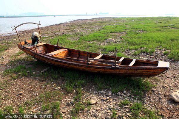 Drought hits China&apos;s largest fresh water lake