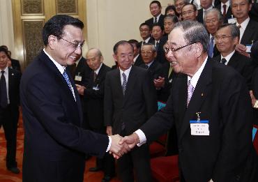 Chinese Vice Premier Li Keqiang meets with delegation of the Japan-China Association on Economy and Trade (JCAET) in Beijing on Sept. 6.