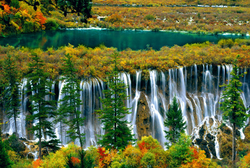 Jiuzhai Valley, one of the 'Top 10 September destinations in China'by China.org.cn.