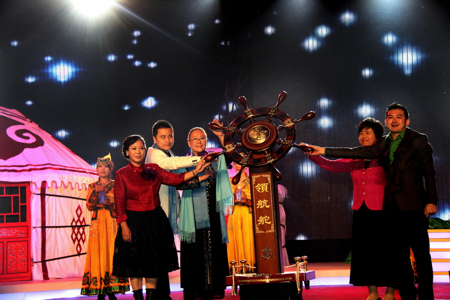 Thirty finalists from around the country competed in the last round of the 11th China Professional Model Contest on Tuesday at Xinghe Bay in Ordos, Inner Mongolia Autonomous Region. [Zhang Aidong]