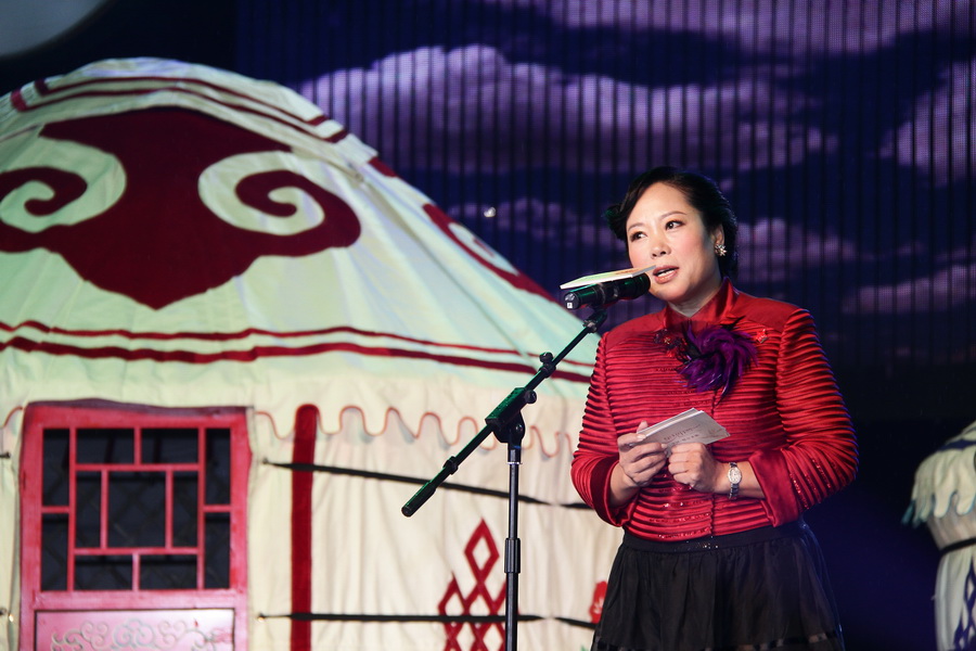 Liang Shangyan, vice-president of Xinghe Bay Group. Thirty finalists from around the country competed in the last round of the 11th China Professional Model Contest on Tuesday at Xinghe Bay in Ordos, Inner Mongolia Autonomous Region. [Zhang Aidong]