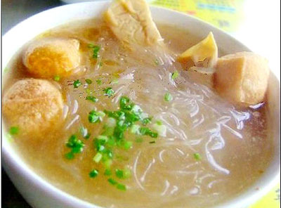 Fried toufu soup, one of the 'top 10 most famous Shanghai snacks' by China.org.cn.