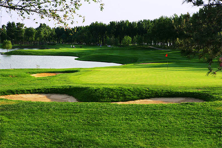 Jinghua Golf Club, one of the &apos;Top 10 golf clubs in Beijing&apos; by China.org.cn