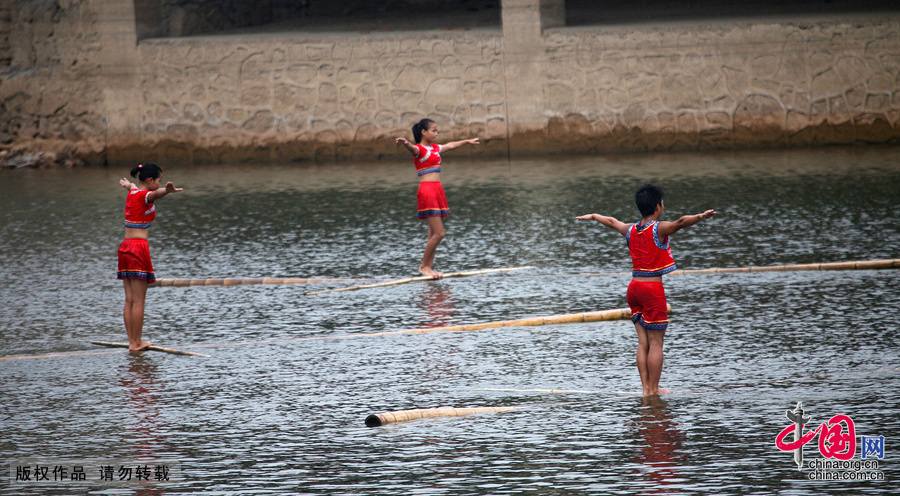 Single bamboo drifting debuts at Chinese Ethnic Games