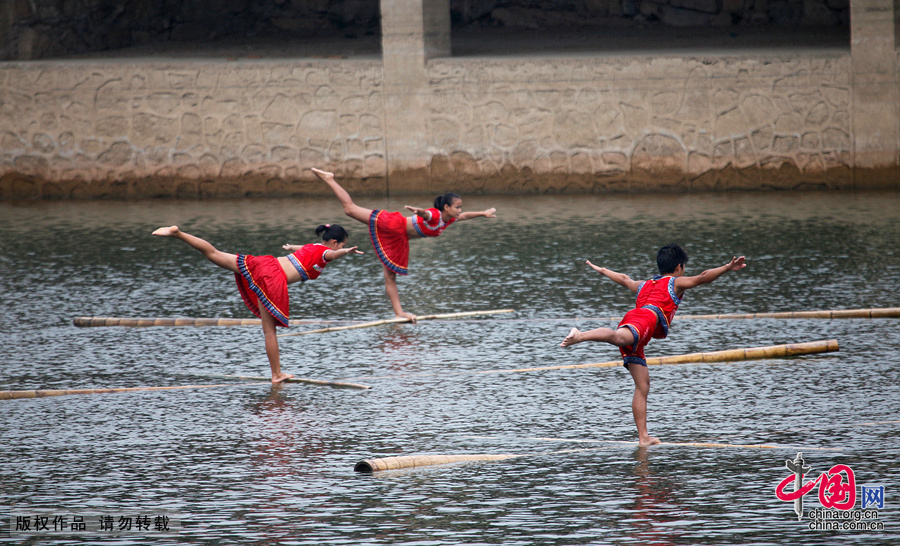 Single bamboo drifting performance debuts at Chinese Ethnic Games. 