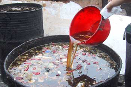 The 'illegal cooking oil' is usually made from discarded kitchen waste that has been refined.[File photo]