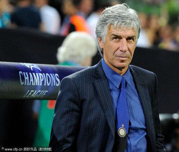  Head coach Gian Piero Gasperini of FC Inter Milan looks on during the UEFA Champions League group B match between FC Internazionale Milano and Trabzonspor As at Giuseppe Meazza Stadium on September 14, 2011 in Milan, Italy.