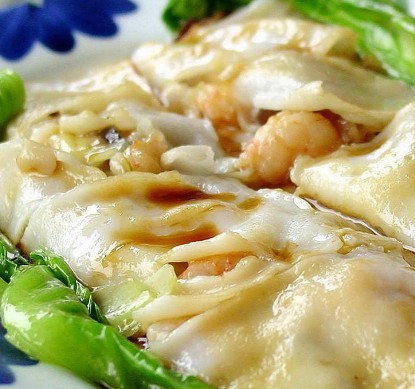 Steamed rice-flour rolls, one of the 'top 10 famous Guangzhou dim sums' by China.org.cn.