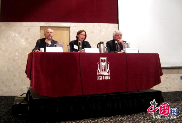 From left to right: Ian Lustick, a political scientist, Joanne Mariner, director of Human Rights Program of Hunter College, and Hiram Fitzgerald, moderator of the session discuss topics on the domestic consequences of 9/11 attacks and impacts of the War on Terror at Michigan State University on Sept. 15, 2011. [Chen Xia/China.org.cn] 