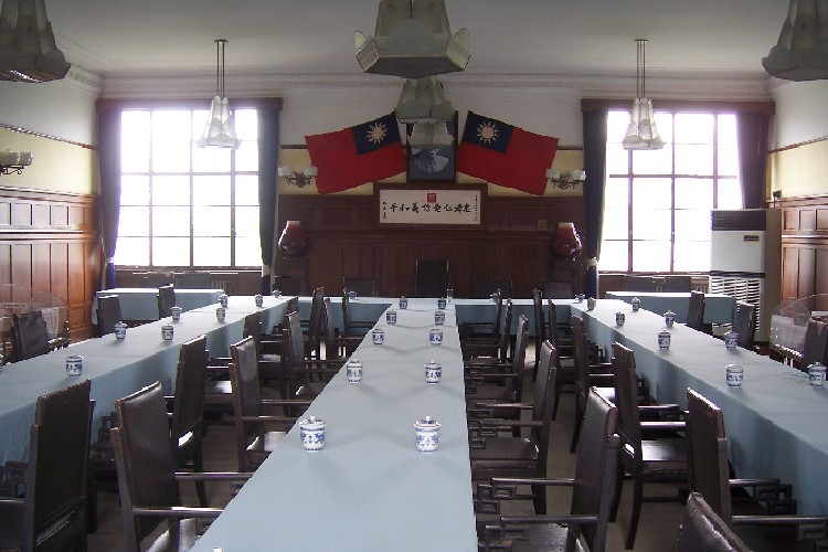 The meeting room in the Presidential Palace.