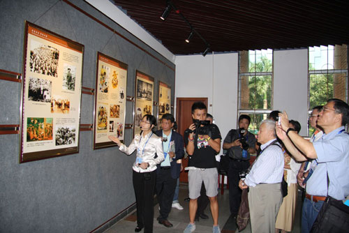 A photographic exhibition of the Xinhai Revolution and overseas Chinese officially opens at the Guangdong Overseas Chinese Museum in Guangzhou, south China's Guangdong province on Wednesday, September 21, 2011. 