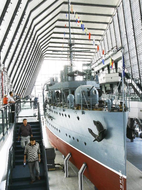 To mark the centenary of the Xinhai Revolution, Zhongshan Warship Museum opens to the public on Sept.26 in Wuhan city.