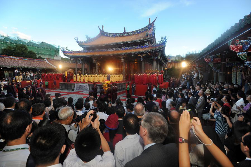 A ceremony is held in Taipei, southeast China's Taiwan, on Sept. 28, 2011, to commemorate the 2,562nd birthday of Confucius (551-479 BC), a Chinese thinker, educationist and philosopher. 