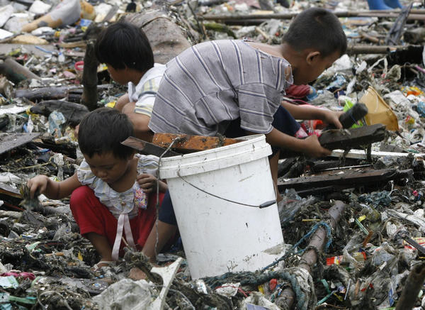 Typhoon Nesat leaves 31 dead in Philippines