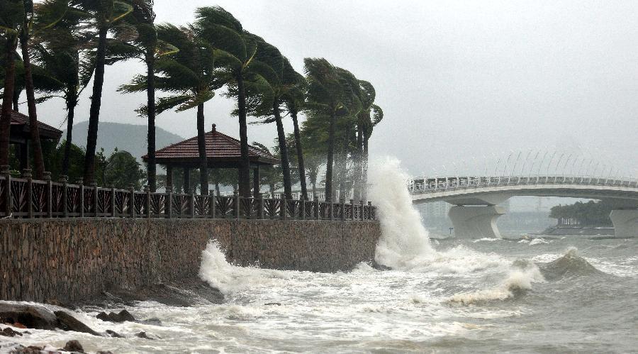 Photo taken on Sept. 29, 2011 shows storm in Sanya, south China's Hainan Province. Typhoon Nesat heads towards south China and is moving at an average wind speed of 20 km per hour toward the west coast of China's Guangdong Province.
