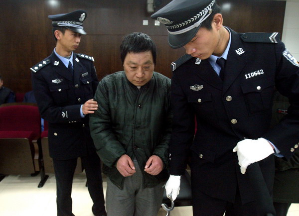 Song Fulai, who composed questions for the certified architect exam, was sentenced in Beijing in 2008 to 18 months in prison for leaking state secrets. The court found that he gave exam questions to his students during tutorials. [Photo/provided to China Daily]
