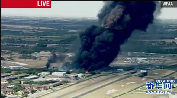 A massive industrial fire broke out at a chemical plant south of the city of Dallas in the U.S. state of Texas on Monday. 