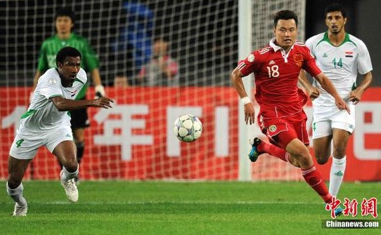 China's qualifying hopes for the 2014 Brazil World Cup became slim after a key home 1-0 loss to Iraqin Shenzhen on Tuesday.