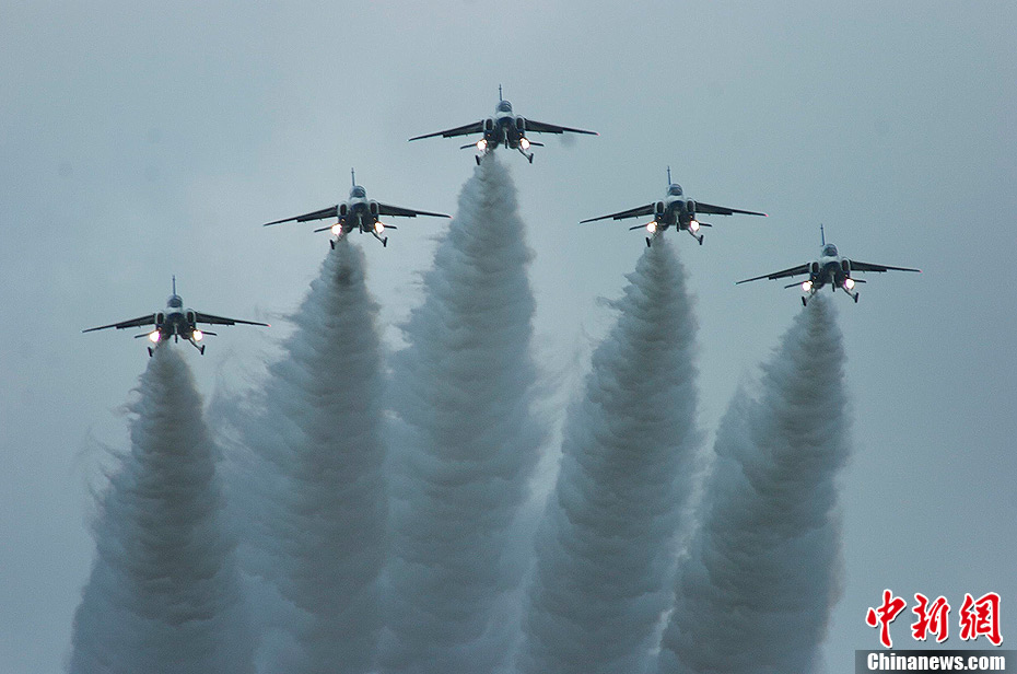 Planes on display during Japan&apos;s Air Self Defense Force parade in Ibaraki Prefecture Barry base