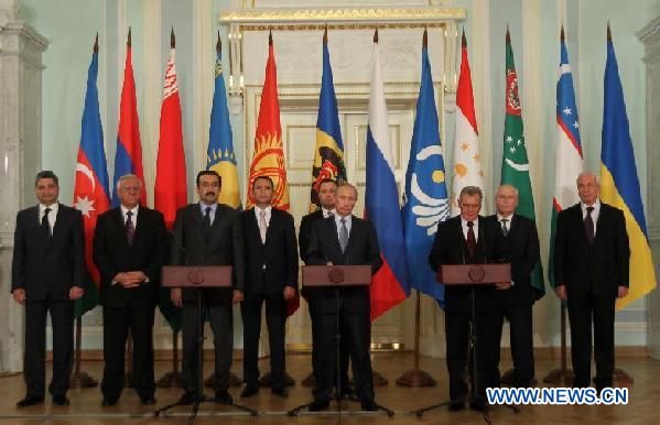 Russian Prime Minister Vladimir Putin speaks at a press conference in St. Petersburg, Russia, Oct. 18, 2011. The Commonwealth of Independent States (CIS) members signed an agreement on Tuesday on the establishment of a free trade zone in the CIS region. [Lu Jinbo/Xinhua]