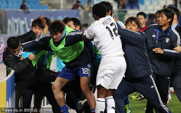 A mass brawl broke out in the in the first leg of the Asian Champions League semifinal between Suwon Bluewings of South Korea and Qatari club al-Sadd on Wednesday, October 19, 2011.