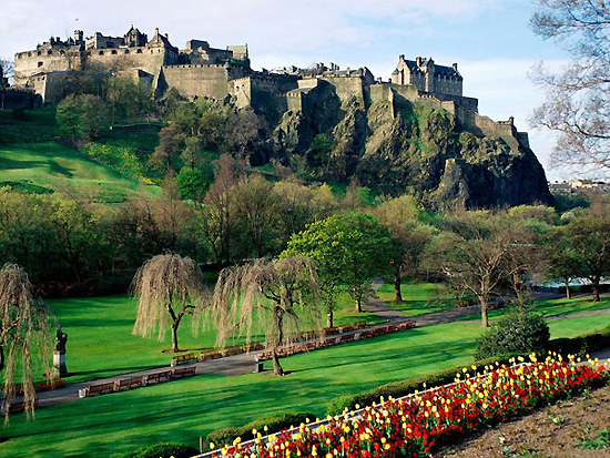 Edinburgh Castle of Scotland, UK, one of the 'top 10 coolest castles in the world' by China.org.cn.