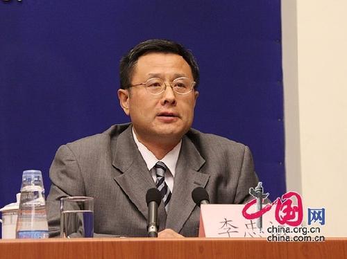 Li Zhongcheng, a senior procurator of the Supreme People's Procuratorate, speaks at a press conference held by the State Council's Information Office on Monday.