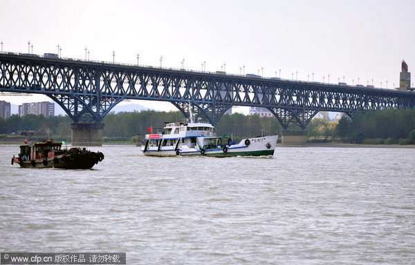 The Yangtze river, the longest waterway and most important shipping route in China, has seen historically low water levels this week in the session near Nanjing, Jiangsu province. Water levels in the session reached 3.67 meters between Oct. 18 - 25. The local government has warned cargo ships to take care to avoid being stranded in the area