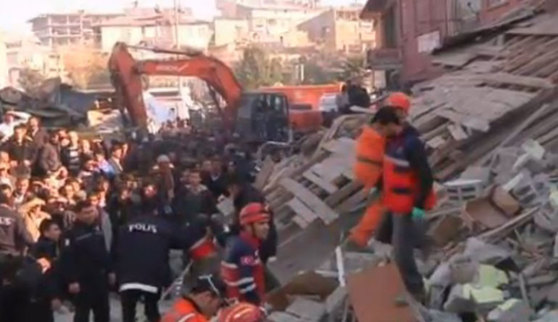 Rescue teams in Turkey continue their search for people trapped under rubble after a strong earthquake on 23 October 2011. [un.org] 