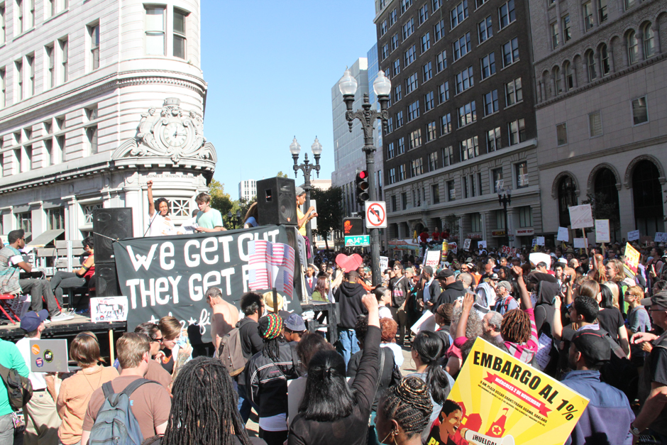 People from all walks of life are occupying Oakland, California on November 2 in response to the call for a general strike. [Leila Li/China.org.cn]