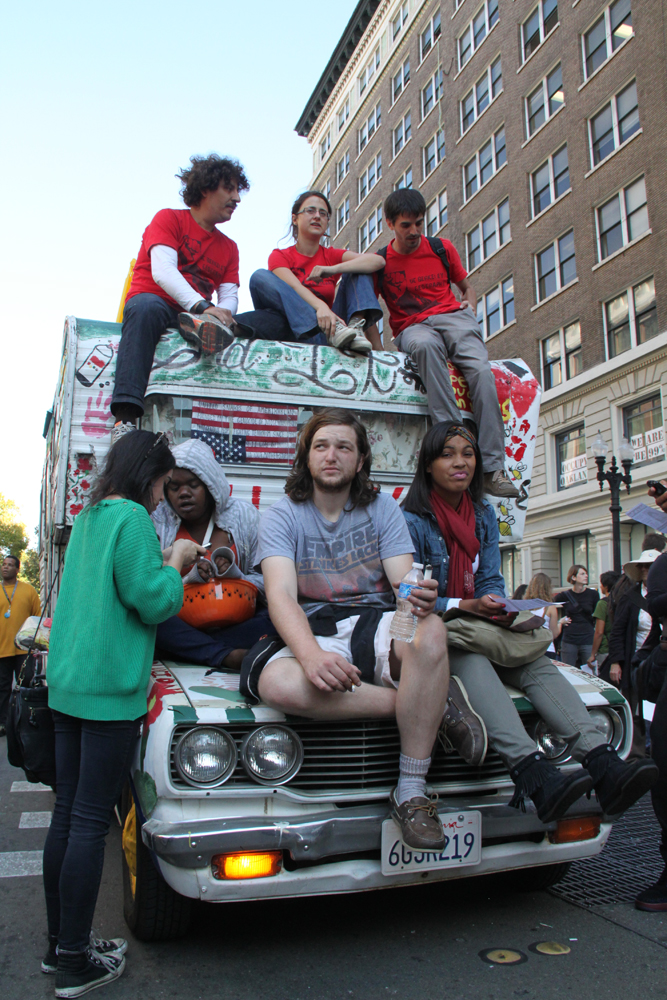 People from all walks of life are occupying Oakland, California on November 2 in response to the call for a general strike. [Leila Li/China.org.cn]