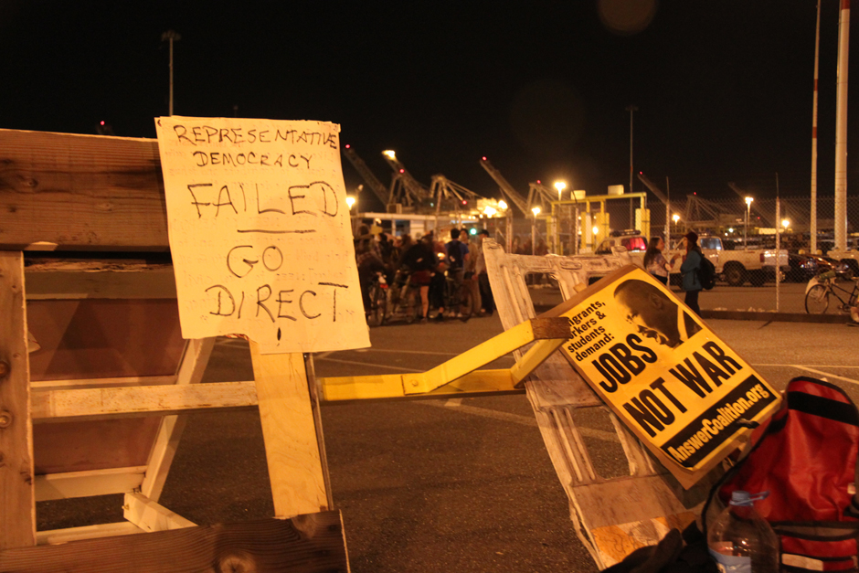 People from all walks of life are occupying Oakland, California on November 2 in response to the call for a general strike. [Leila Li/China.org.cn]