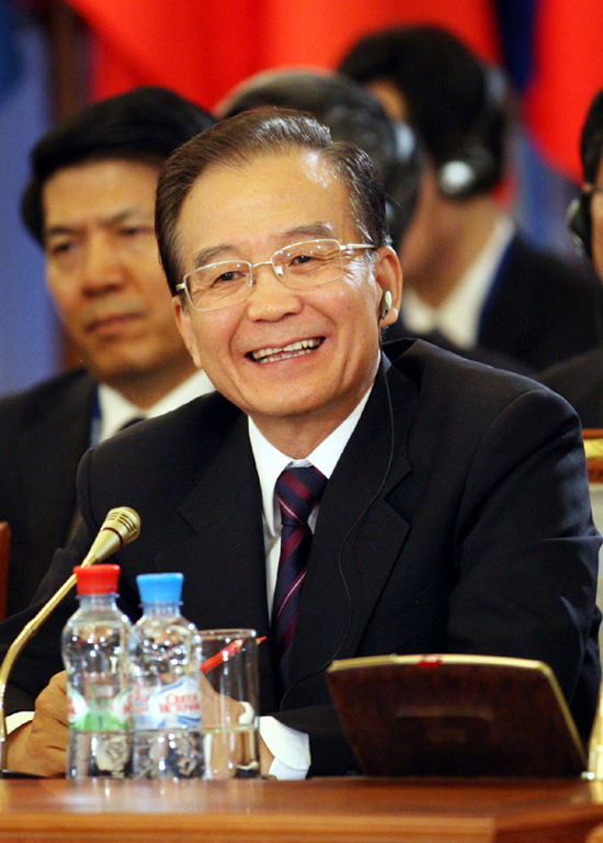 Chinese Premier Wen Jiabao addresses the 10th SCO prime ministers' meeting opens Monday. [Xinhua photo]