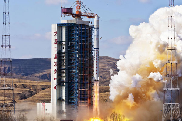 China launched the remote-sensing satellite Yaogan XII Wednesday from the Taiyuan Satellite Launch Center.[Photo/Xinhua]