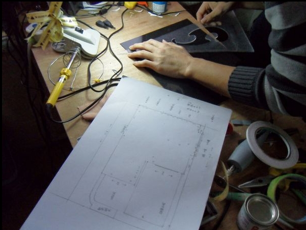 Wei Xinlong,the graduate student from Northeast Normal University,makes 'iPad' for her girlfriend in 10 days.[Photo/forum.home.news.cn]