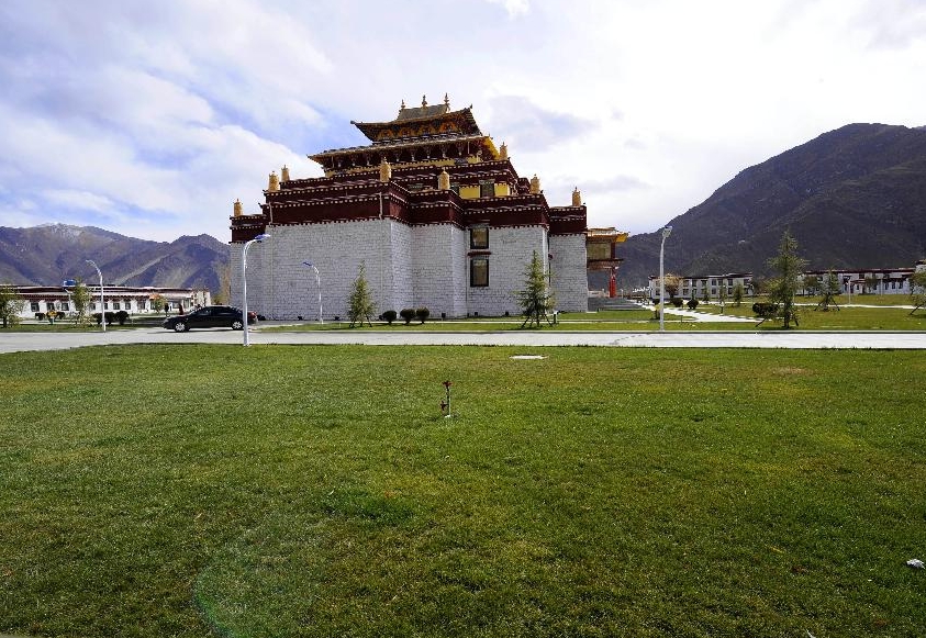 Photo taken on Nov. 7, 2011 shows the Tibet College of Buddhism in Lhasa, capital of southwest China's Tibetan Autonomous Region. 