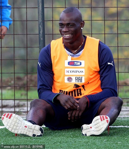  Mario Balotelli of Italy smiles during an Italy training session on November 13, 2011 in Rizziconi near Lamezia-Terme, Italy. 