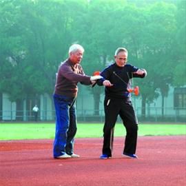 1/4 Shanghai residents aged above 60.[File photo]