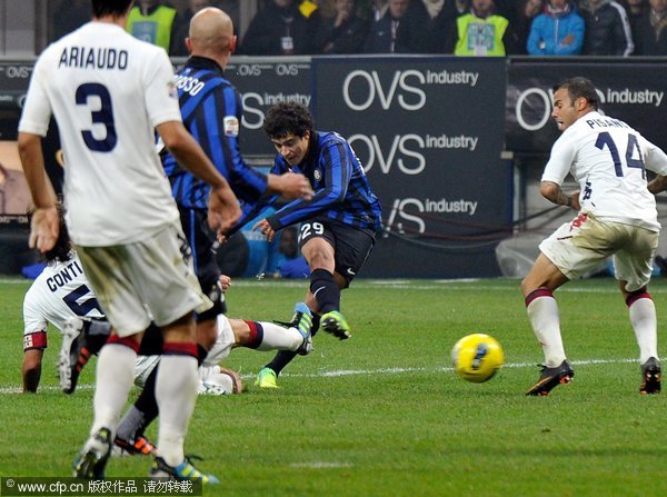 Coutinho of FC Inter Milan scores the second goal during the Serie A match between FC Internazionale Milano and Cagliari Calcio at Stadio Giuseppe Meazza on November 19, 2011 in Milan, Italy. 