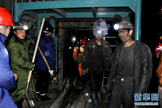 The coal mine collapse occurred at 3:10 a.m. Friday, leaving 12 miners trapped underground. Seven of them were rescued by Sunday morning.[Photo/Xinhua]