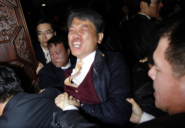 Clash at the National Assembly in Seoul