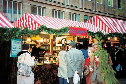 As Christmas draws near, people around the world are preparing for the holiday season. Kicking off the festivities was the opening of one of Europe's best known Christmas markets in Germany. [File Photo]