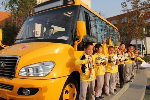 Premier Wen Jiabao on Sunday pledged government funds to improve and provide school bus services. [China.org.cn]