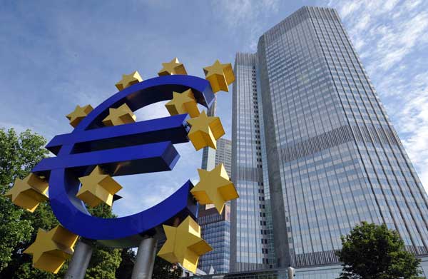 Picture taken on 19th July, 2011 shows the logo of the European currency Euro in front of the European Central Bank (ECB) in Frankfurt, western Germany. 