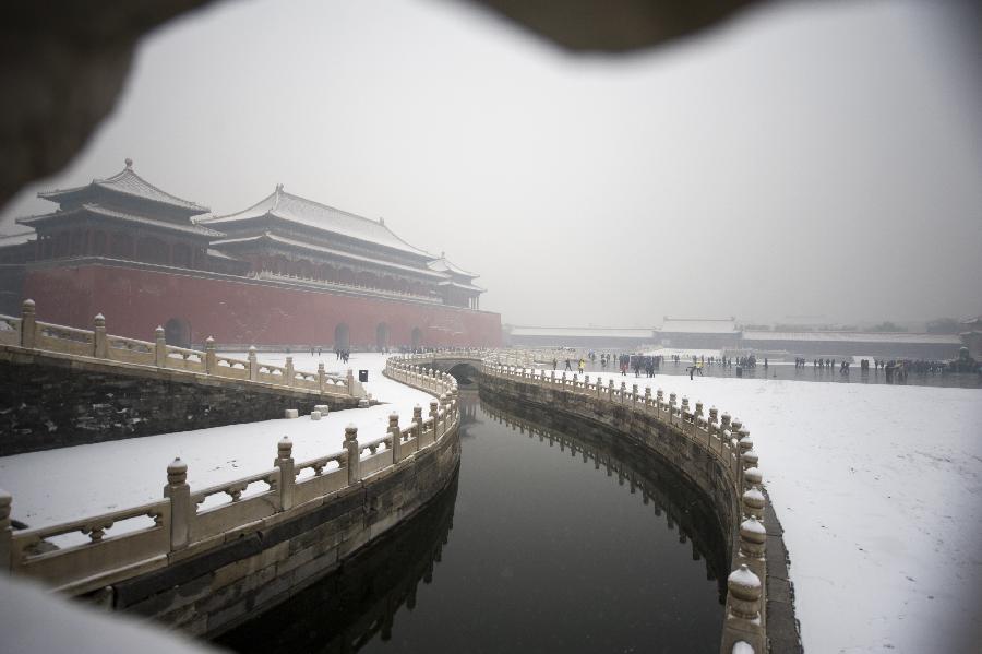 Beijing Embraces First Snow - China.org.cn